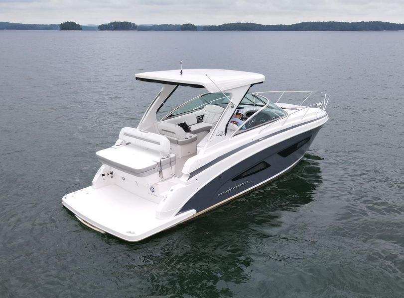 2021 Regal 33 Express