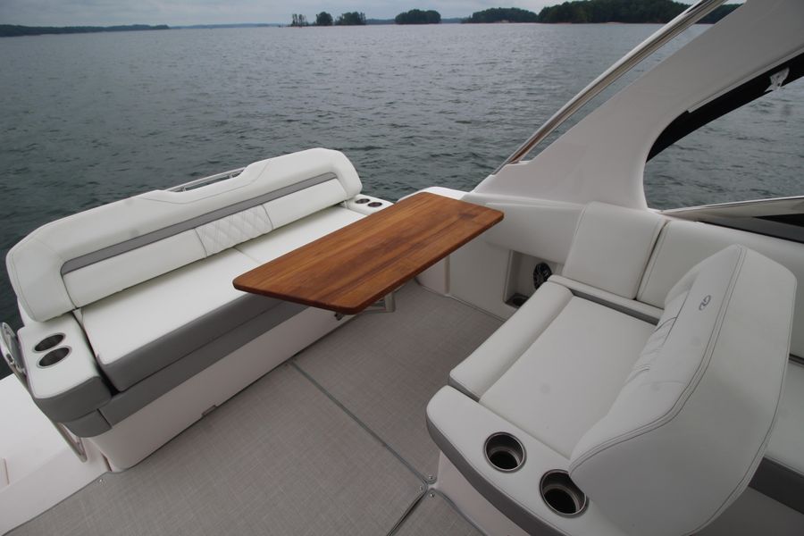2021 Regal 33 Express