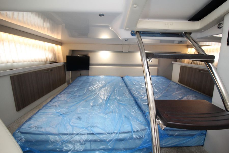 2021 Regal 33 Express