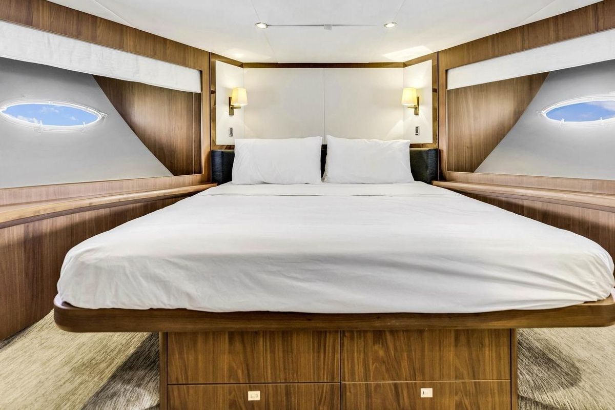 2012 Princess 85 