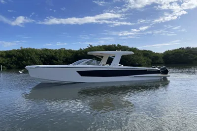 Aviara AV36 Outboard