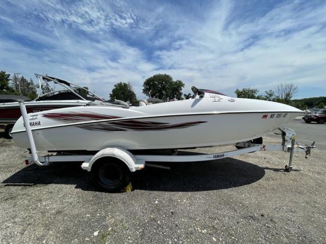 2001 Yamaha Boats 2000LS