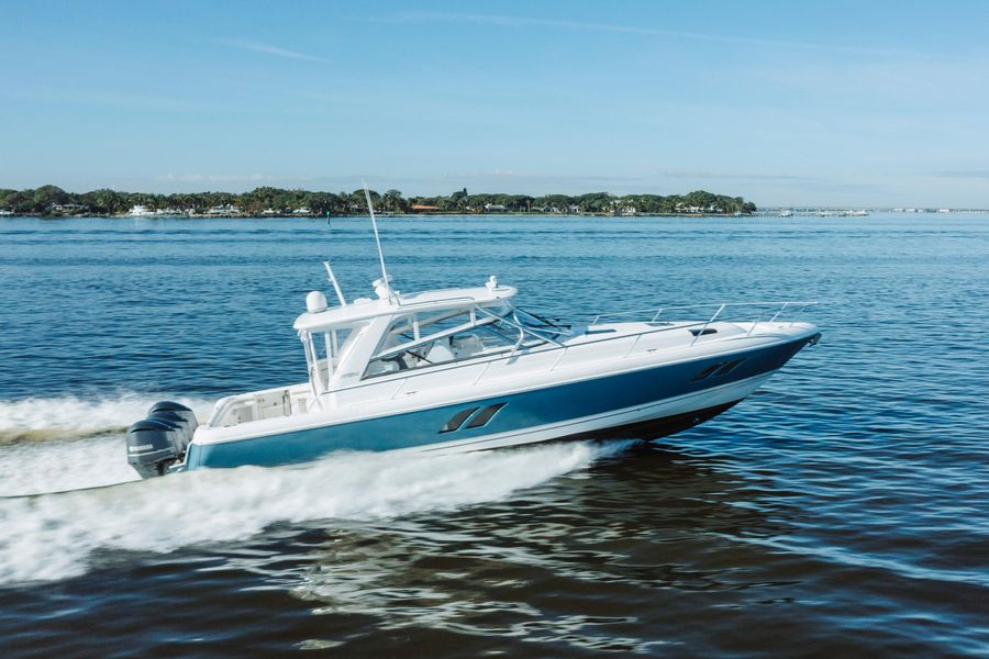 2014 Intrepid 475 Sport Yacht