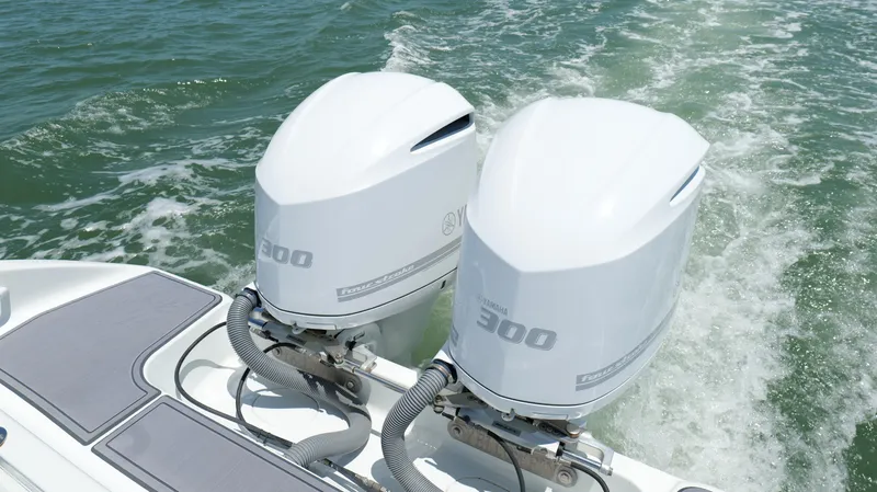  Yacht Photos Pics Twin Yamaha 300 outboard engines on a 2016 Yellowfin 32 Offshore boat in motion.