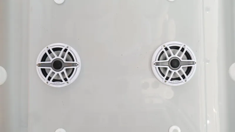  Yacht Photos Pics Speakers on 2016 Yellowfin 32 Offshore boat, mounted on a white surface.