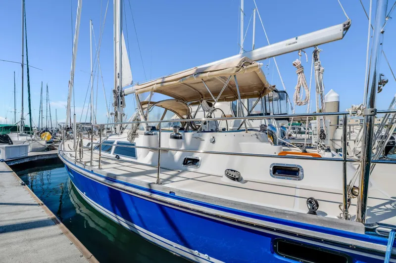 Liberte' Yacht Photos Pics 