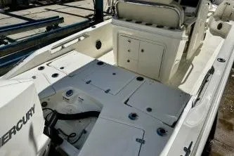  Yacht Photos Pics Boston Whaler 25 - Exterior Aft
