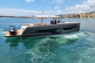 Yacht
