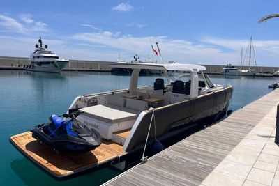Yacht