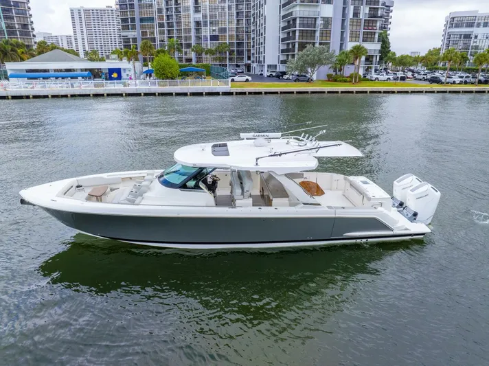 Nailed It Yacht Photos Pics 2024 Tiara Yachts 43 Ls - Image 6