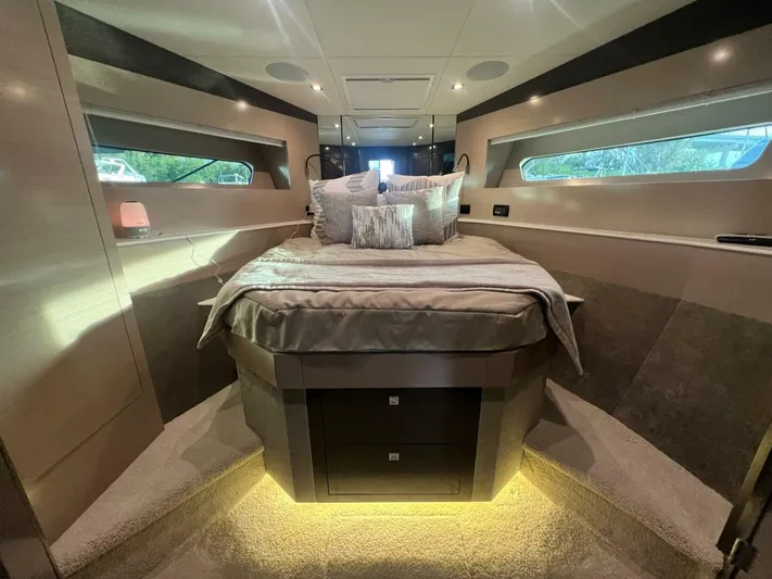 Impulsive Decision Yacht Photos Pics 2021 Cruisers Yachts 54 Cantius - Image 19