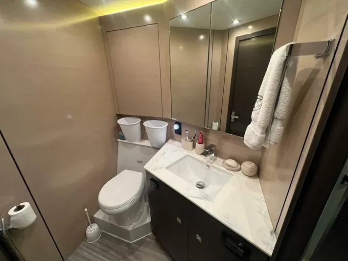 Impulsive Decision Yacht Photos Pics 2021 Cruisers Yachts 54 Cantius - Image 22