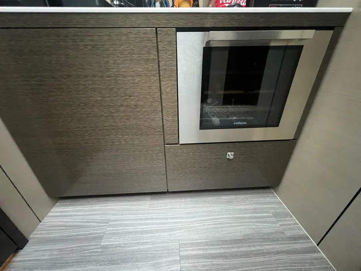 Impulsive Decision Yacht Photos Pics 2021 Cruisers Yachts 54 Cantius - Image 23