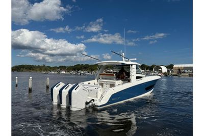 Yacht