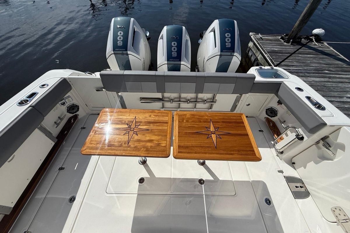 2024 Boston Whaler 42 