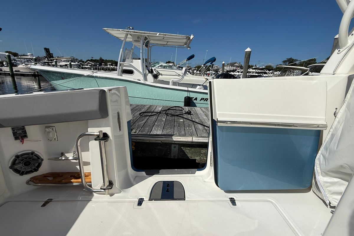 2024 Boston Whaler 42 
