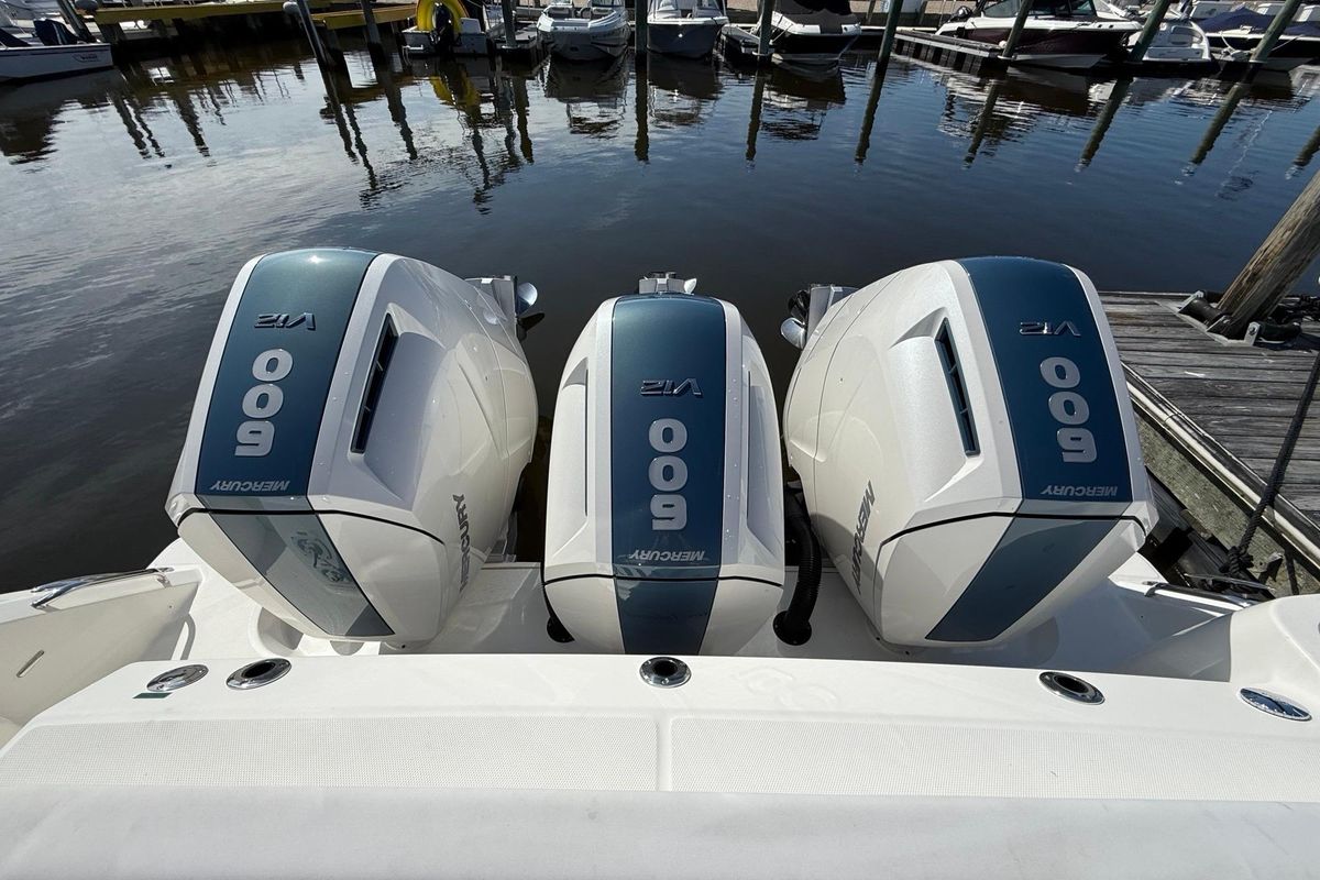 2024 Boston Whaler 42 