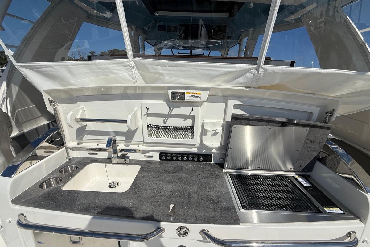2024 Boston Whaler 42 