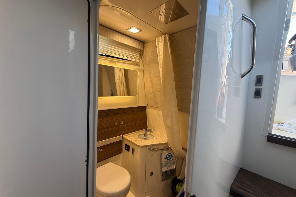 2024 Boston Whaler 42 