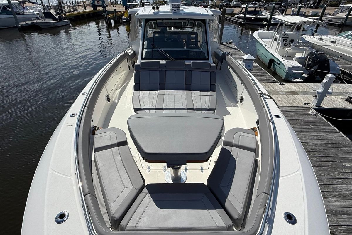 2024 Boston Whaler 42 