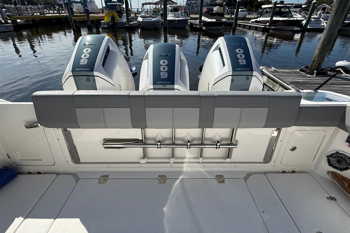 2024 Boston Whaler 42 