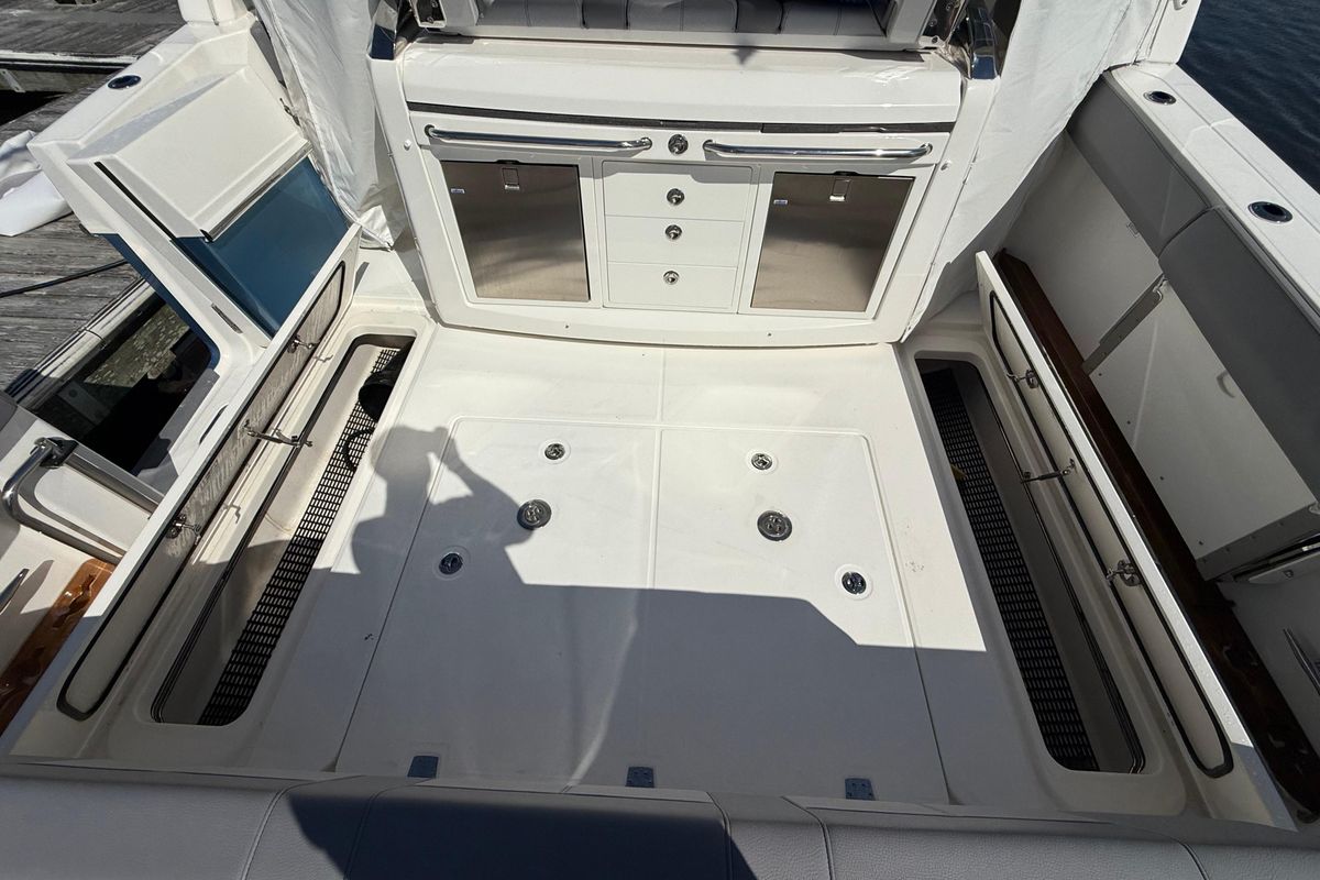 2024 Boston Whaler 42 