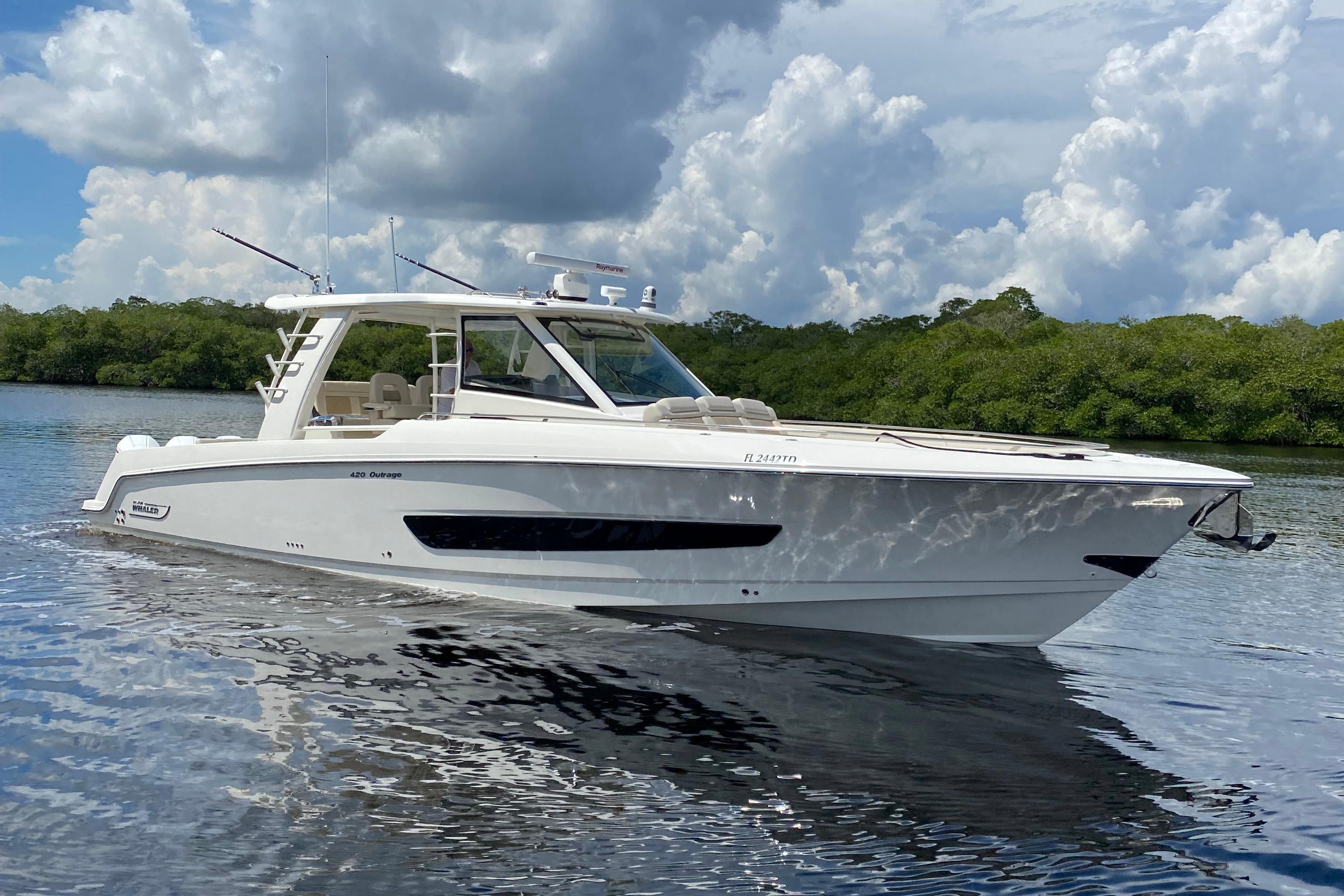 2022 Boston Whaler 420 Outrage Center Console for sale - YachtWorld