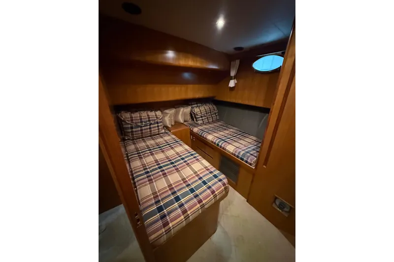 Bonnie Jean Yacht Photos Pics Cozy twin cabin in 1998 Ocean Alexander Pilothouse Model 584 yacht.