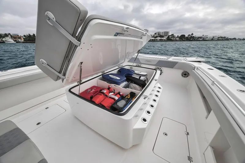 Toro Yacht Photos Pics Huge storage inside coffin box