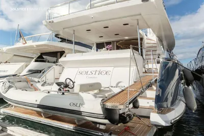 2020 Azimut 72 FLY