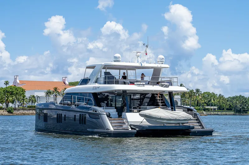 Nero Yacht Photos Pics Sunreef 60 NERO- Profile