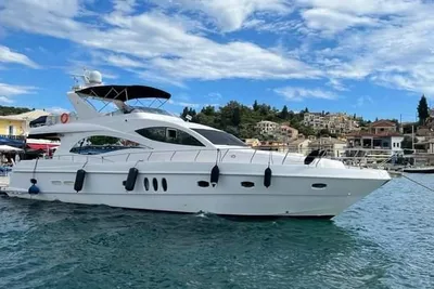 2010 Majesty 66 Flybridge