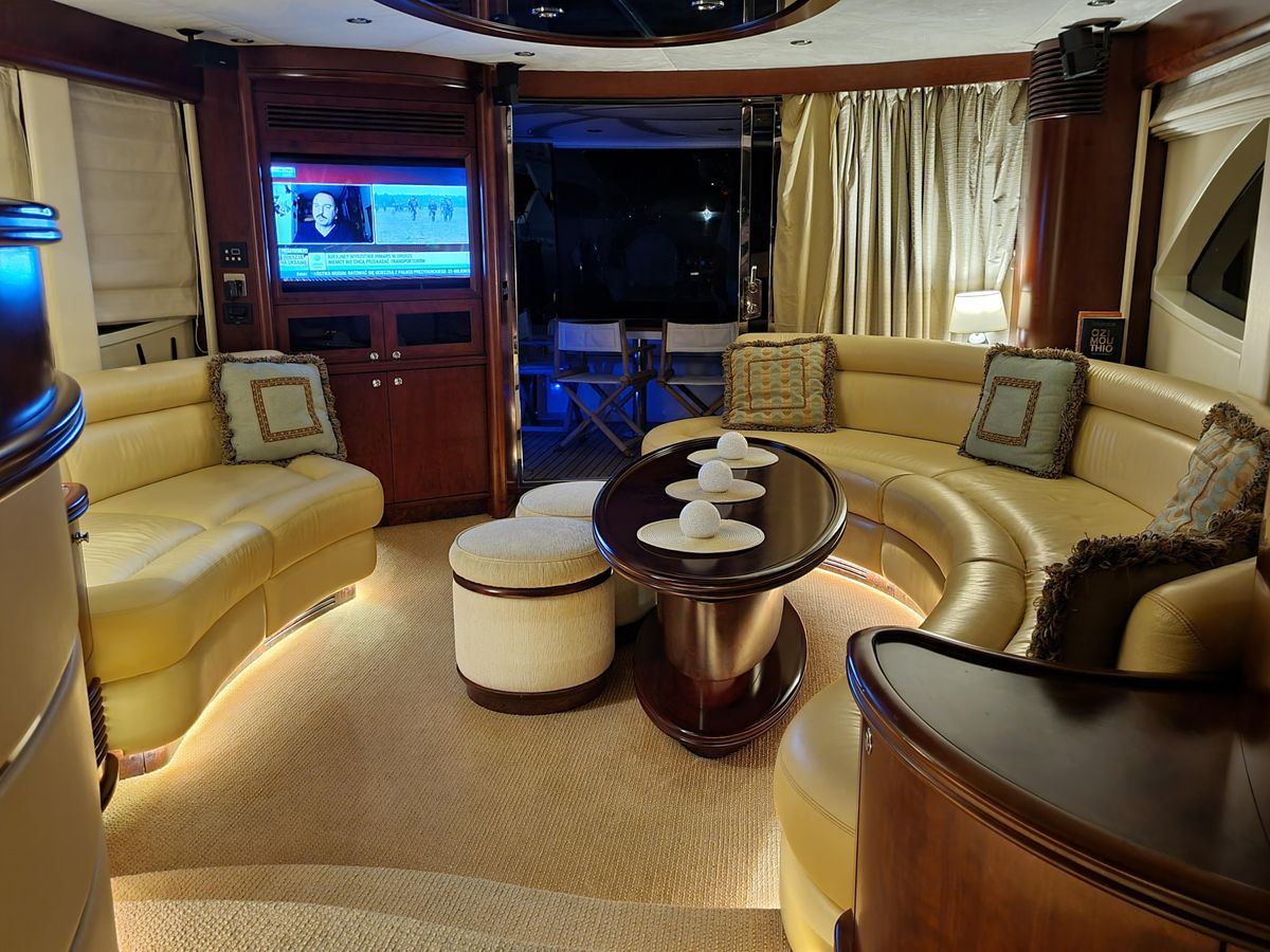 2010 Majesty 66 