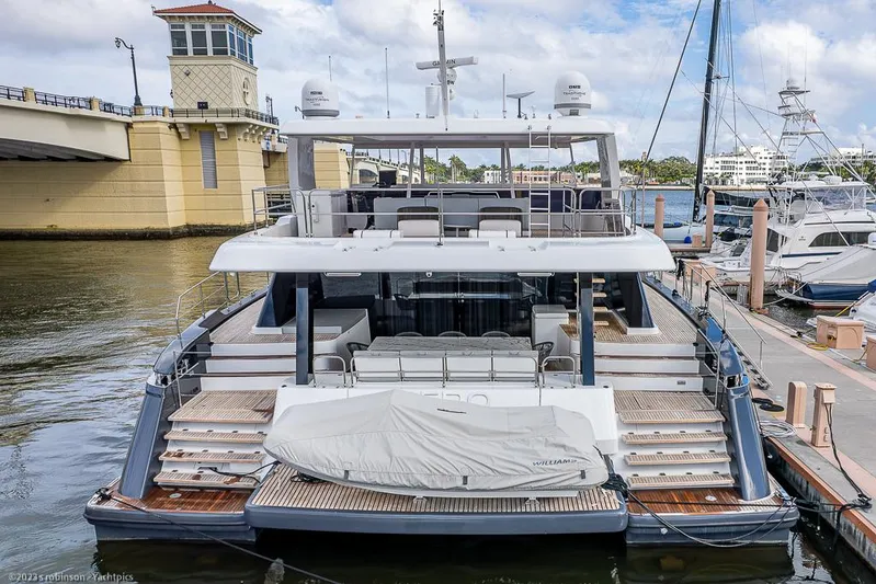 Nero Yacht Photos Pics Sunreef 60 NERO- Profile