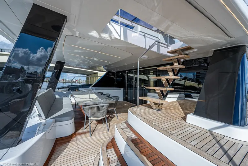 Nero Yacht Photos Pics Sunreef 60 NERO- Cockpit