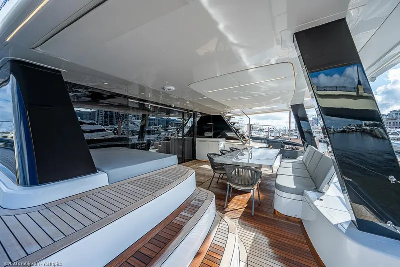 Nero Yacht Photos Pics Sunreef 60 NERO- Cockpit