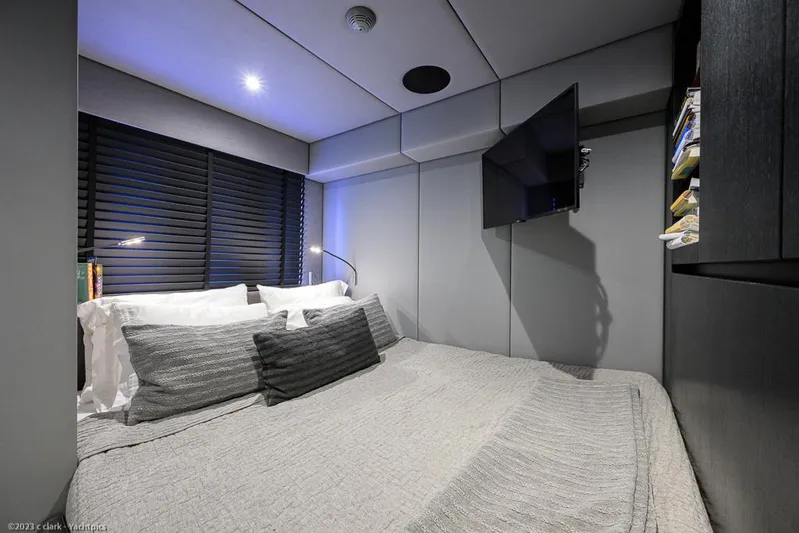 Nero Yacht Photos Pics Sunreef 60 NERO- Aft Starboard Guest Cabin