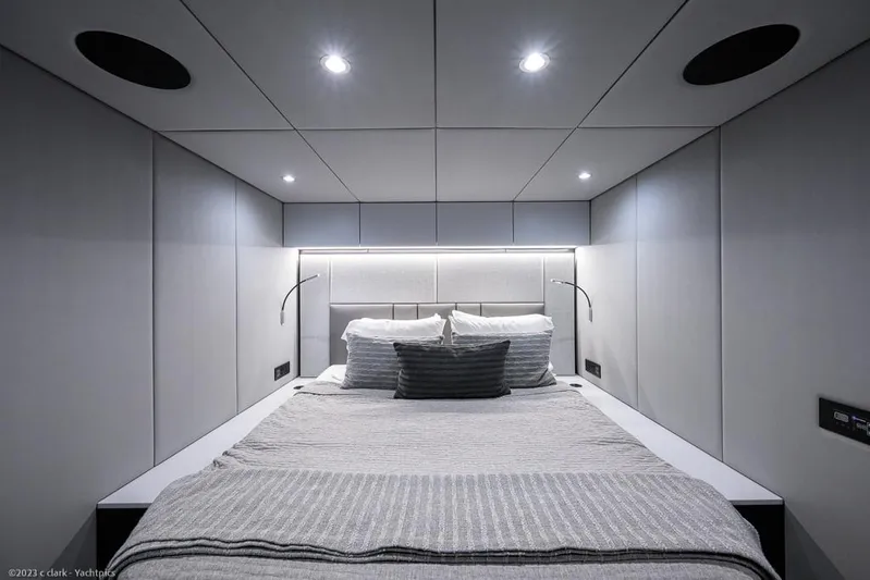 Nero Yacht Photos Pics Sunreef 60 NERO- Forward Port Guest Cabin