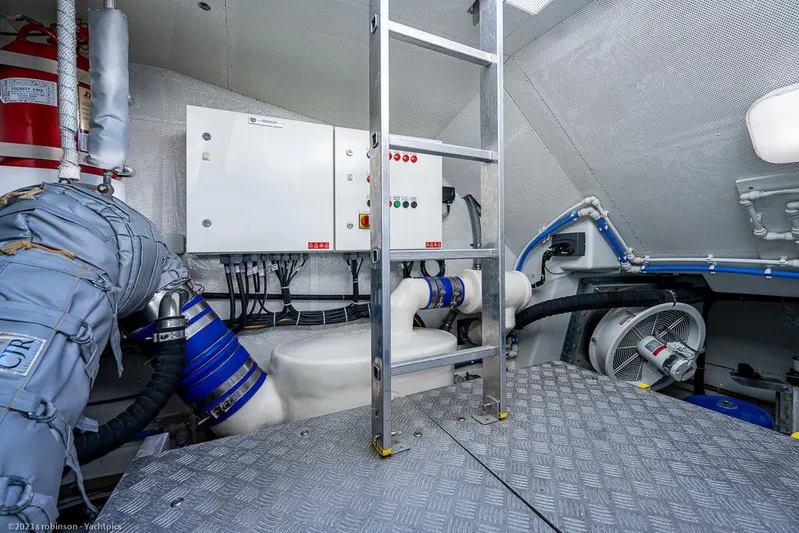 Nero Yacht Photos Pics Sunreef 60 NERO- Engine Room