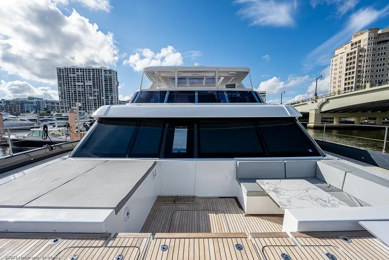 Nero Yacht Photos Pics Sunreef 60 NERO- Bow