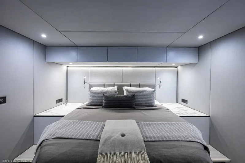 Nero Yacht Photos Pics Sunreef 60 NERO- Port Master Cabin