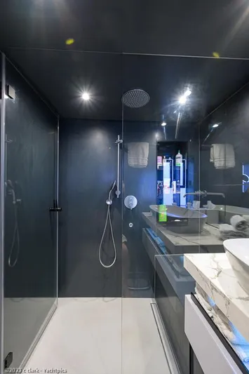 Nero Yacht Photos Pics Sunreef 60 NERO- Port Master Cabin Head