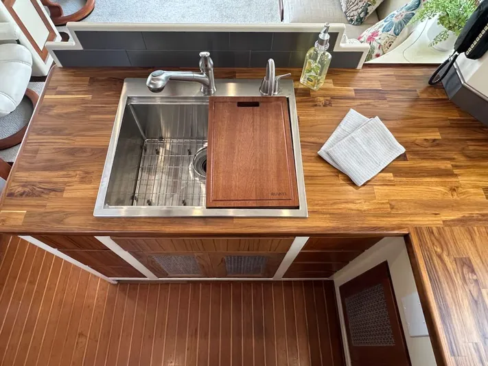 Gooso Yacht Photos Pics 