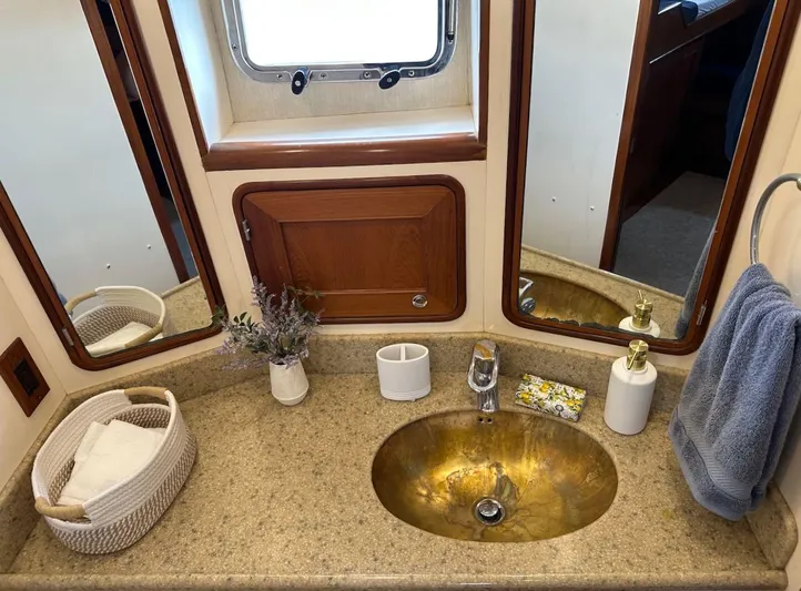 Gooso Yacht Photos Pics 