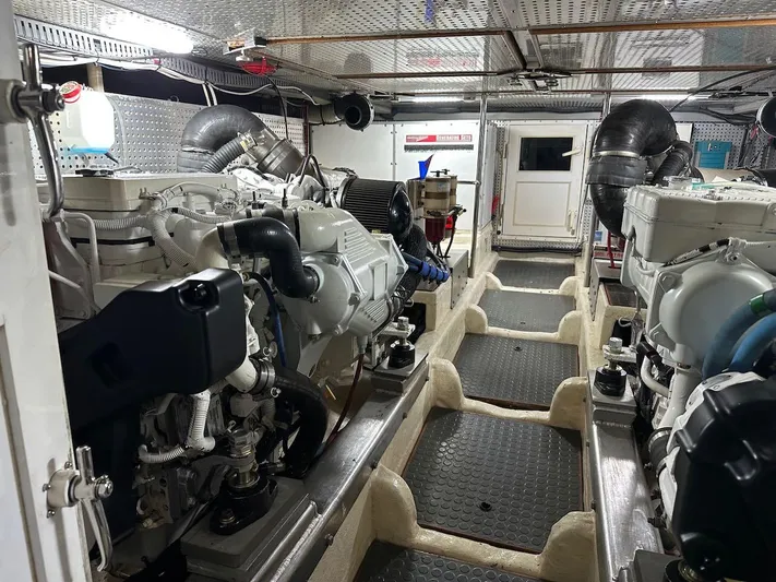 Gooso Yacht Photos Pics 