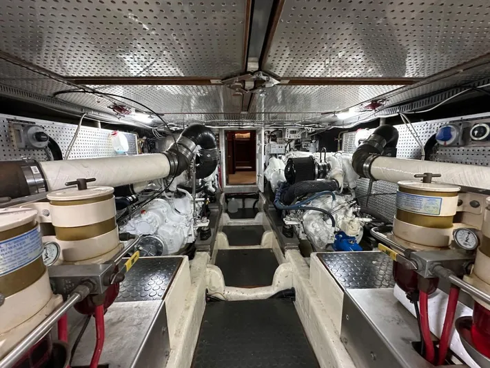 Gooso Yacht Photos Pics 