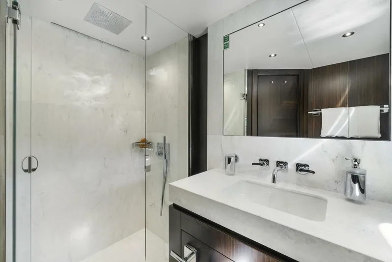  Yacht Photos Pics 2025 Sunseeker 95 Yacht - Image 60