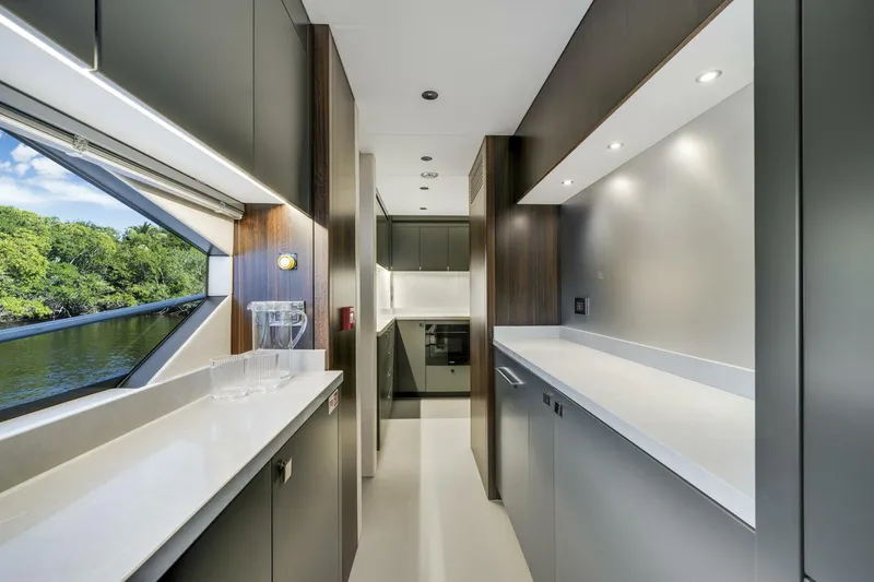  Yacht Photos Pics 2025 Sunseeker 95 Yacht - Image 27