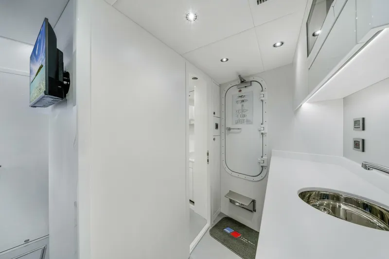  Yacht Photos Pics 2025 Sunseeker 95 Yacht - Image 81