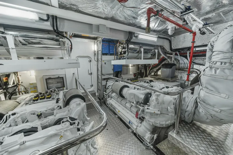  Yacht Photos Pics 2025 Sunseeker 95 Yacht - Image 87